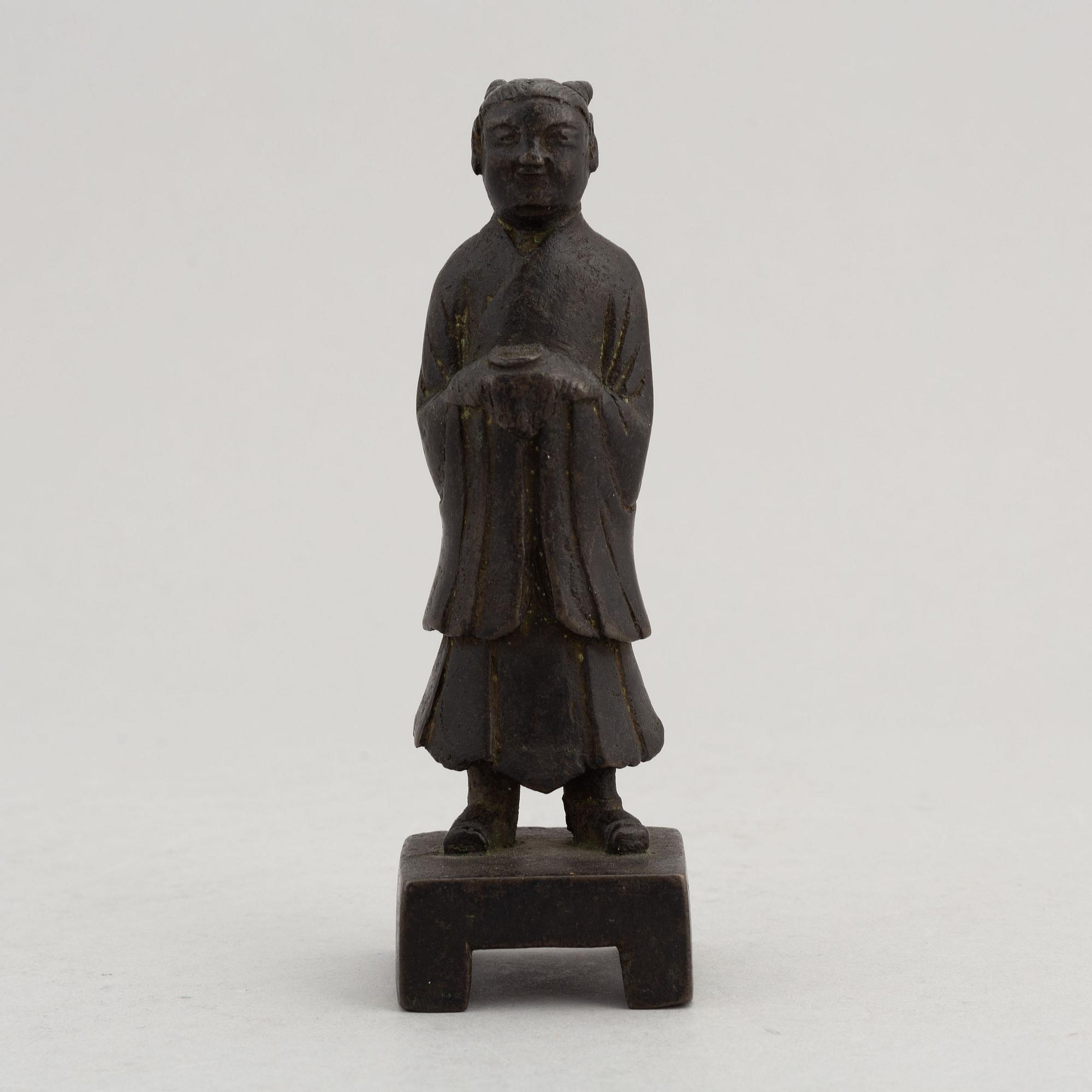 A bronze sculpture, late Qing dynasty.