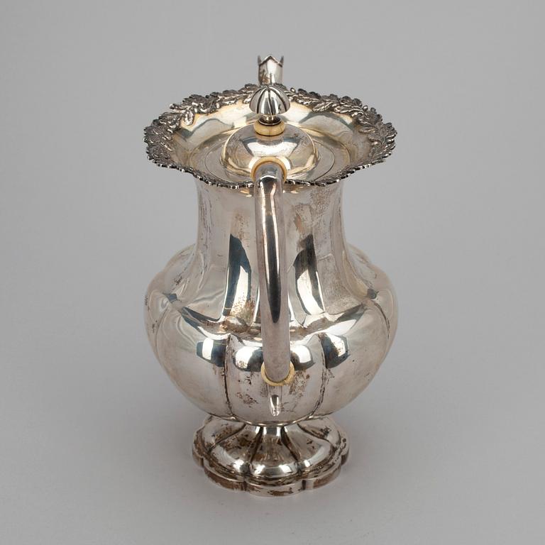 KAFFEKANNA, silver, Helsingfors 1919. Vikt ca 901 g.