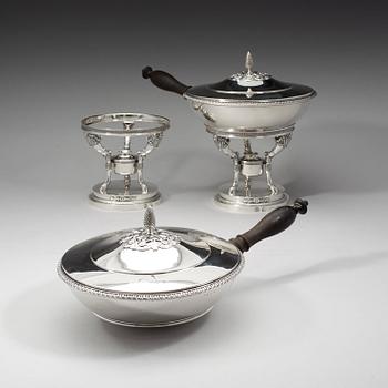 A pair of Swedish 19th century silver dishes and cover on stand, Adolf Zethelius, Stockholm 1820.