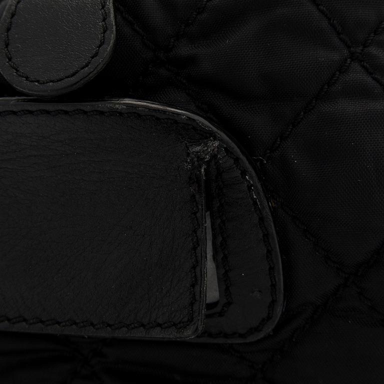 Chanel, laukku, "Paris-New York Duffle", 2005-2006.