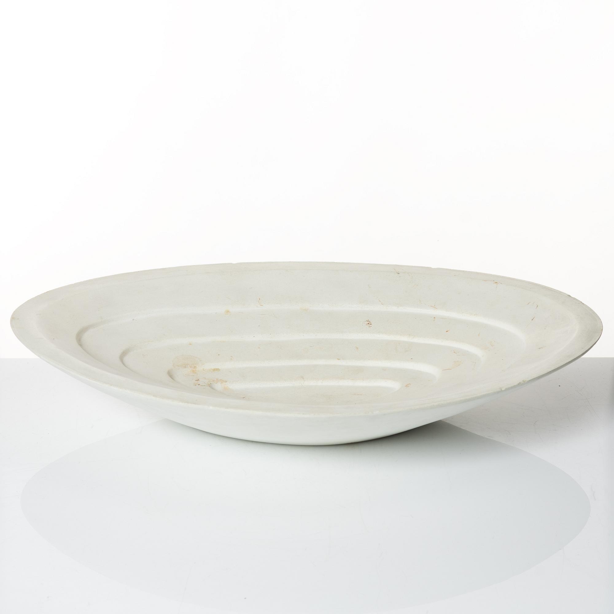 Stina Lindholm, concrete dish, Skulpturfabriken, Sweden.