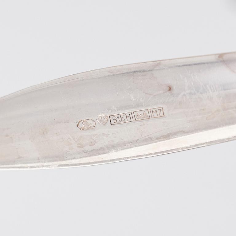 Tapio Wirkkala, aterinsarja, 42 osaa, "Tapio", sterling hopeaa, Kultakeskus Hämeenlinna 1963-65.
