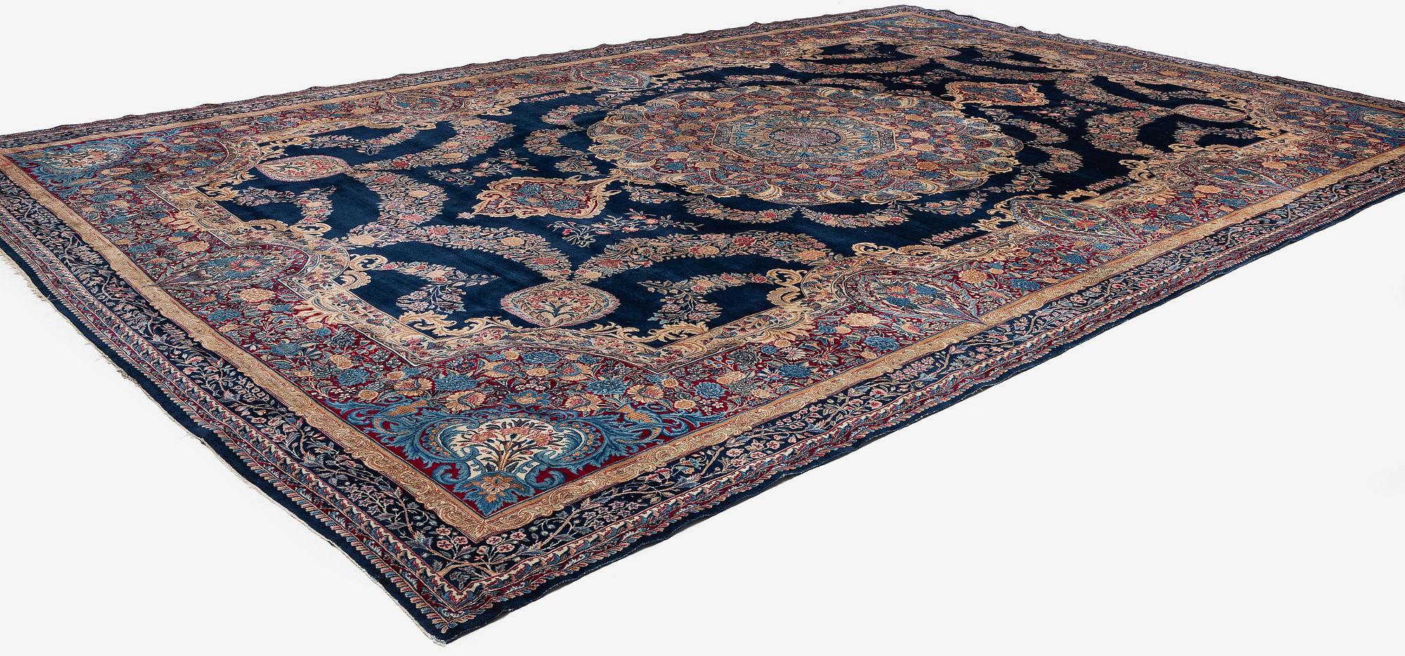 Matta, semiantik Kirman, Södra Persien, ca  592 x 388 cm.