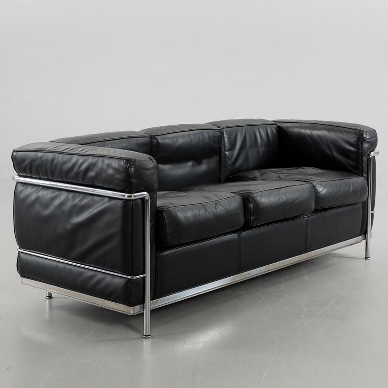 SOFFA, "LC 2", Le Corbusier, Pierre Jeanneret och Charlotte Perriand, Cassina, Italien.