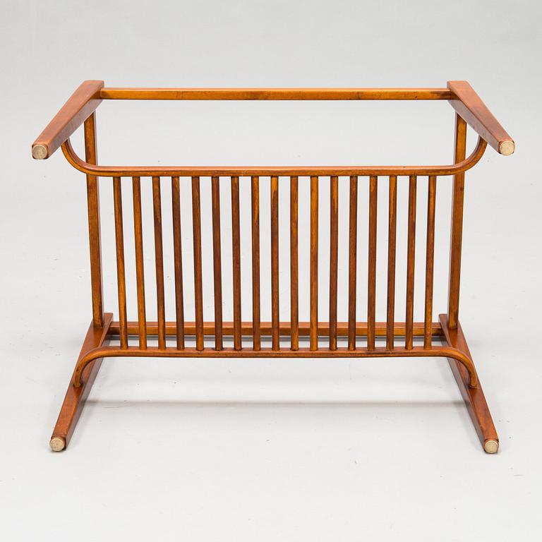 A mid-20th century coffee table / side table.