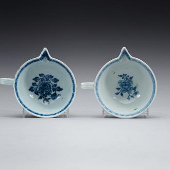 A set of two blue and white sauce boats, Qing dynasty, Qianlong (1736-95).