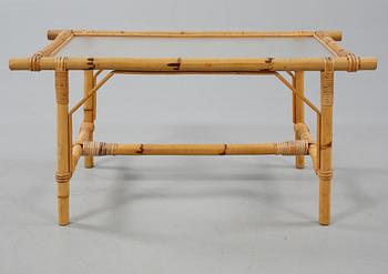 KORGMÖBELGRUPP, 7 delar, 1900-talets andra hälft.