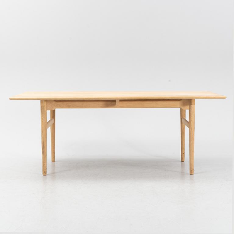 A model CH327 oak dining table by Hans J Wegner for Carl Hansen & Son.