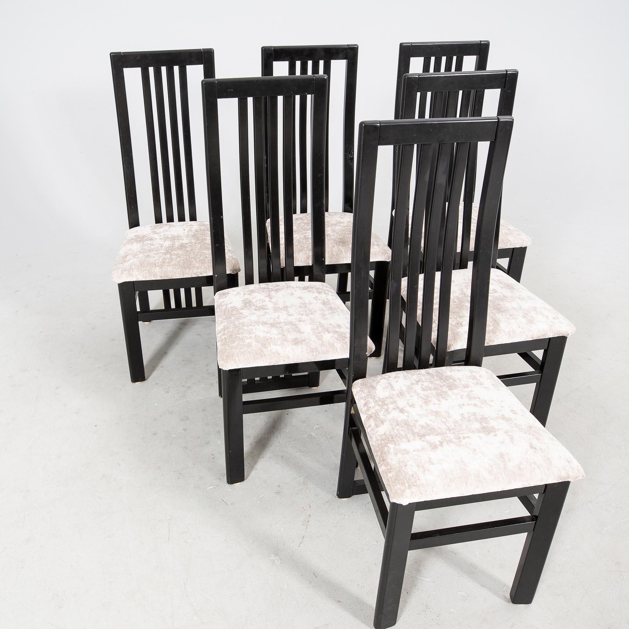 A set of six Italiena 1980s Tonon chairs.