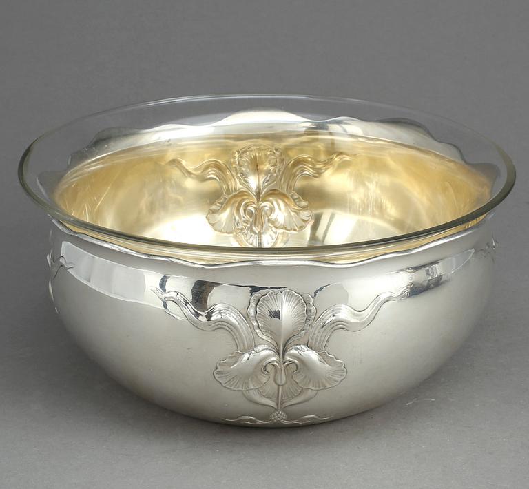 SKÅL, silver, CG Hallberg, Stockholm, 1915. Vikt ca 516 gram.