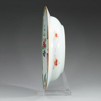 TVÄTTFAT, kompaniporslin. Qing dynastin, Yongzheng (1723-35).