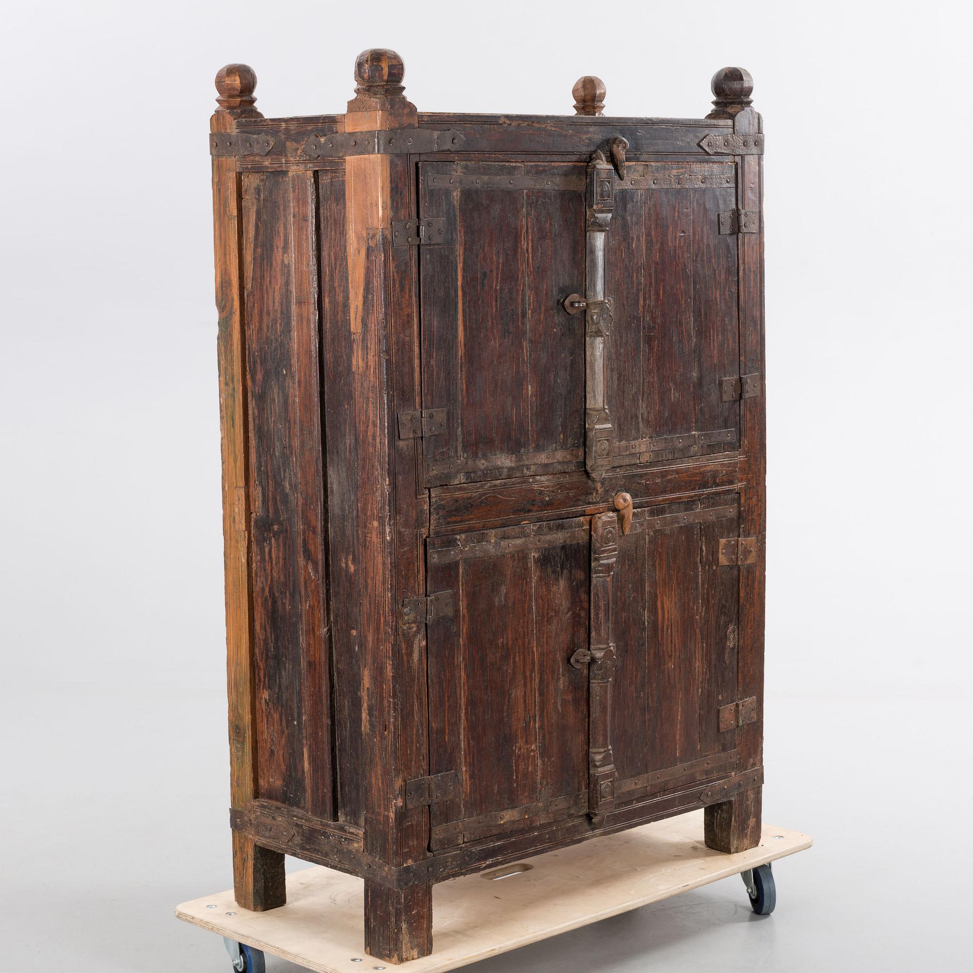 SKÅP, Indiskt, 1800-tal.