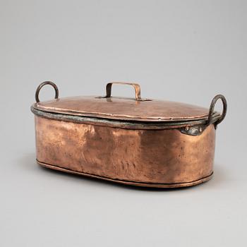 A 19TH CENTURY COPPER FISH PAN.