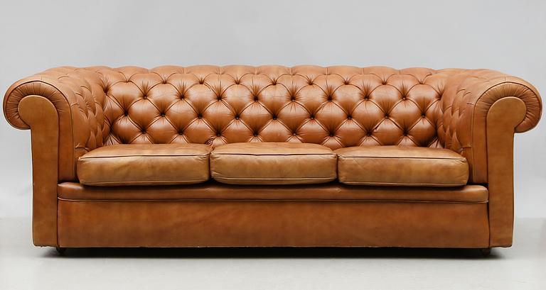 SOFFA, Chesterfield-modell, 1900-talets andra hälft.