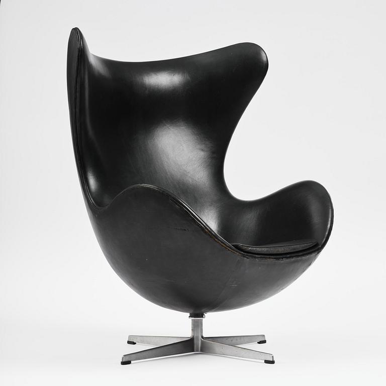 Arne Jacobsen, fåtölj, "Ägget", Fritz Hansen, Danmark, 1967.