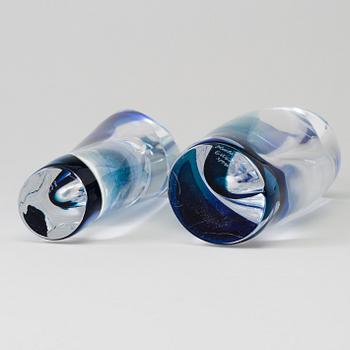 Two glass vases på Göran Wärff, Kosta  Boda, signed.