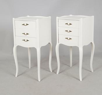 SÄNGBORD, 1 par, rokokostil, 1900-talets mitt.