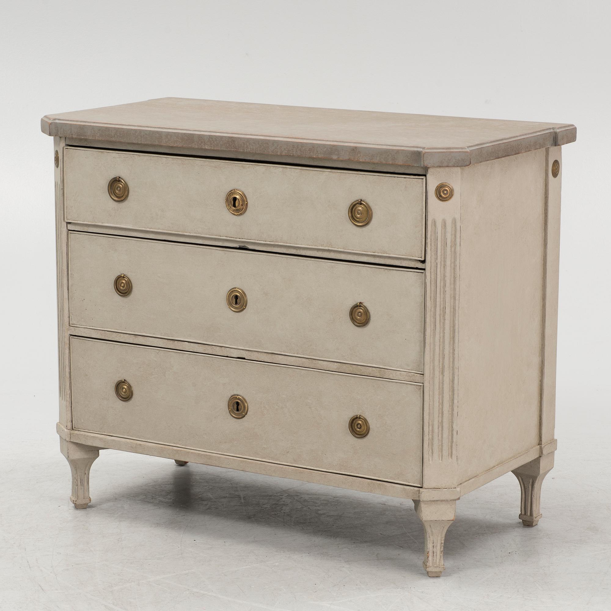A late Gustavian chest of drawers, 19th century.