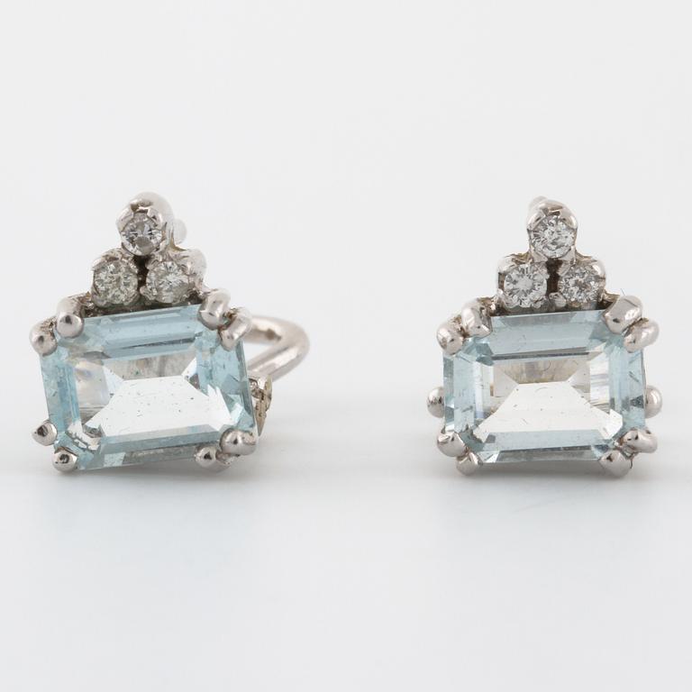 ÖRHÄNGEN, med akvamarin och briljantslipade diamanter.