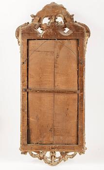 SPEGEL, av Samuel Bomansson (mästare i Stockholm 1756-71, änkan drev verkstaden till 1780-talet). Transition.