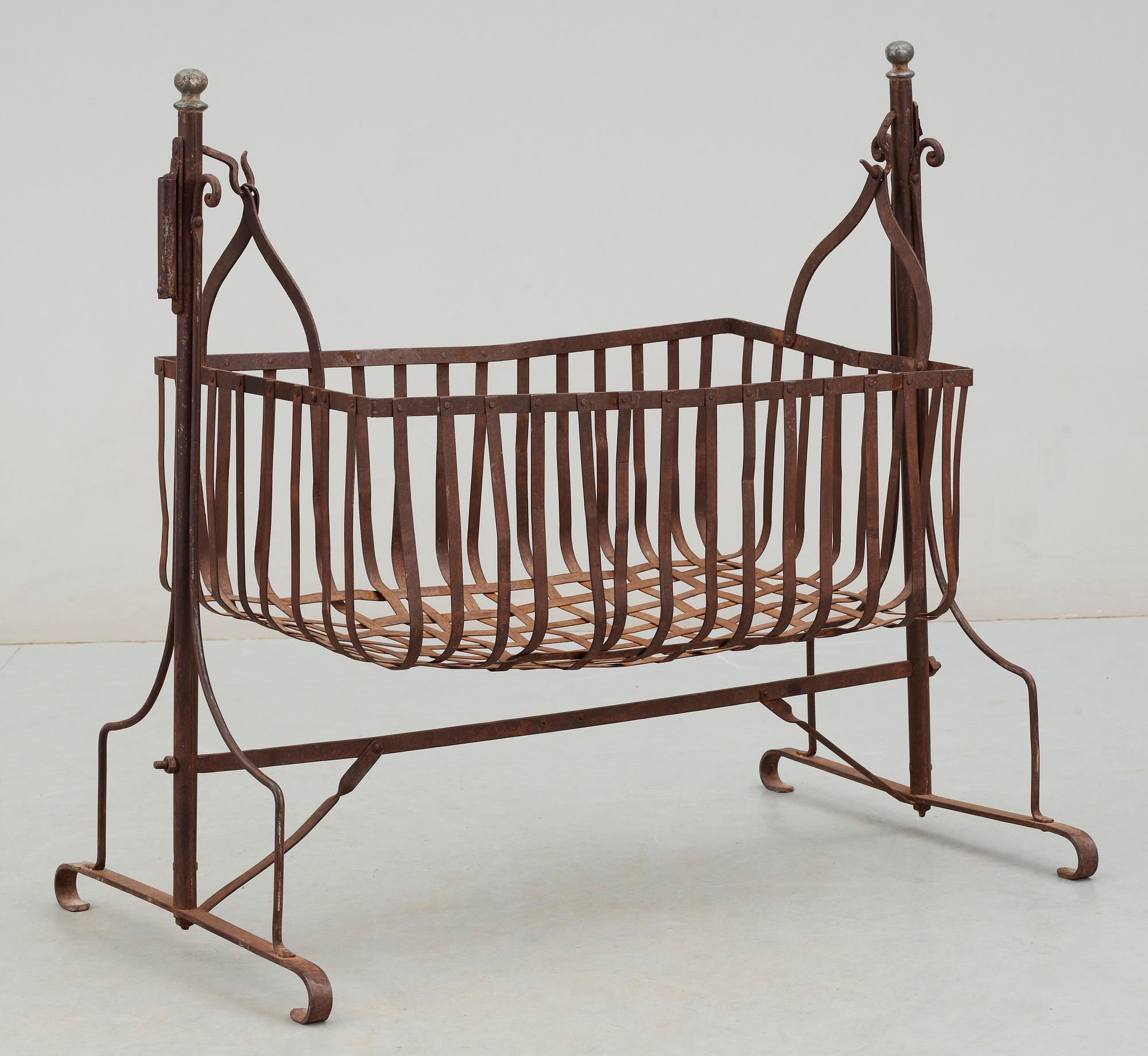 BARNSÄNG, järnsmide, tidigt 1800-tal.