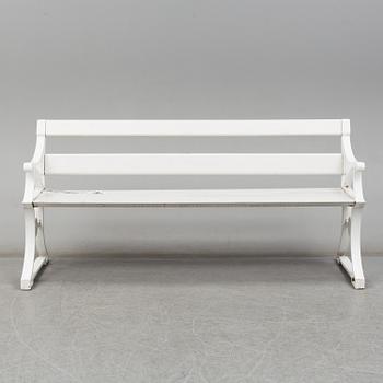 FOLKE BENSOW, a 'Trädgårdsmöbeln Näfveqvarn n:r 3' garden sofa.