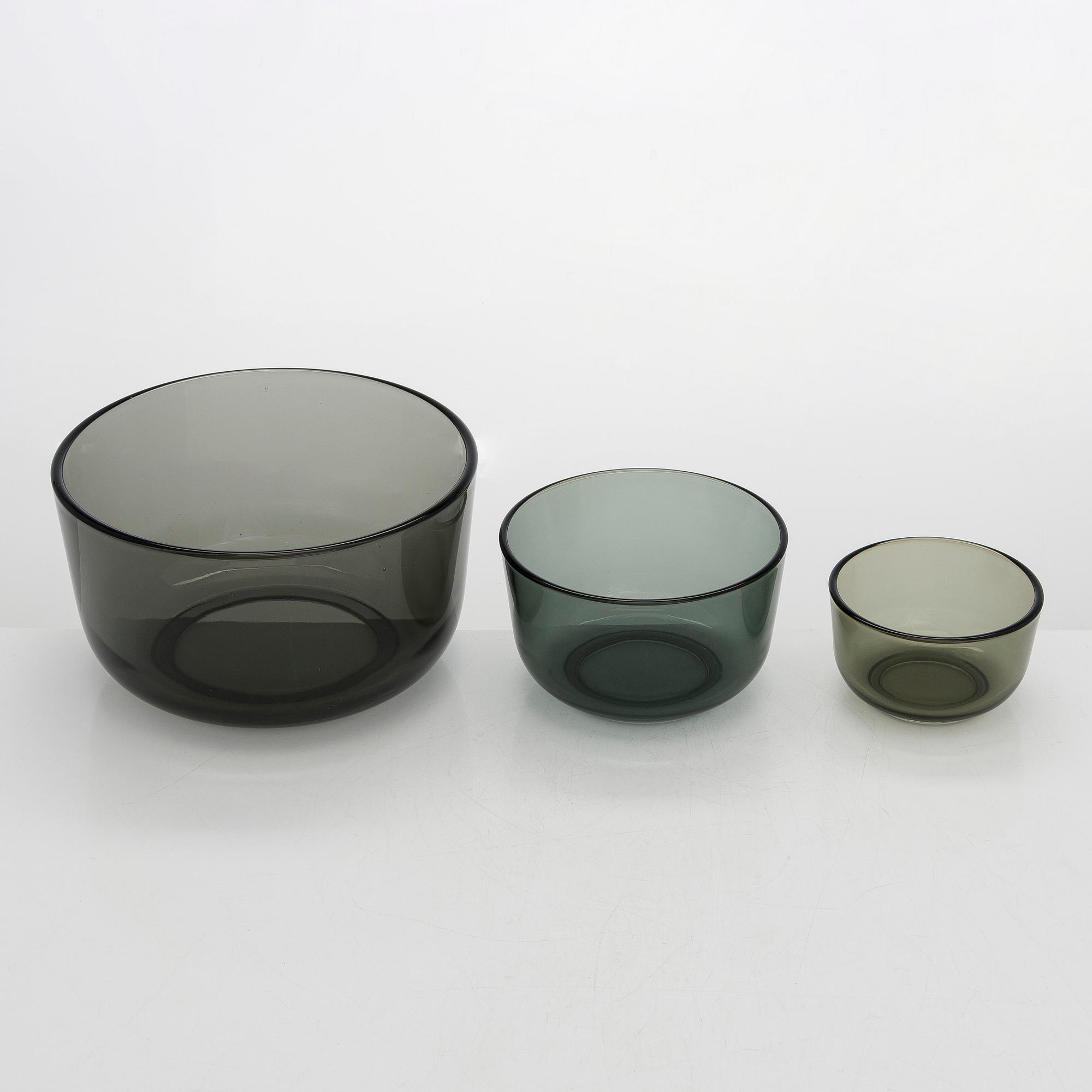 Saara Hopea, a set of 7 bowls, model 5577, Nuutajärvi Notsjö. Designed in 1956.