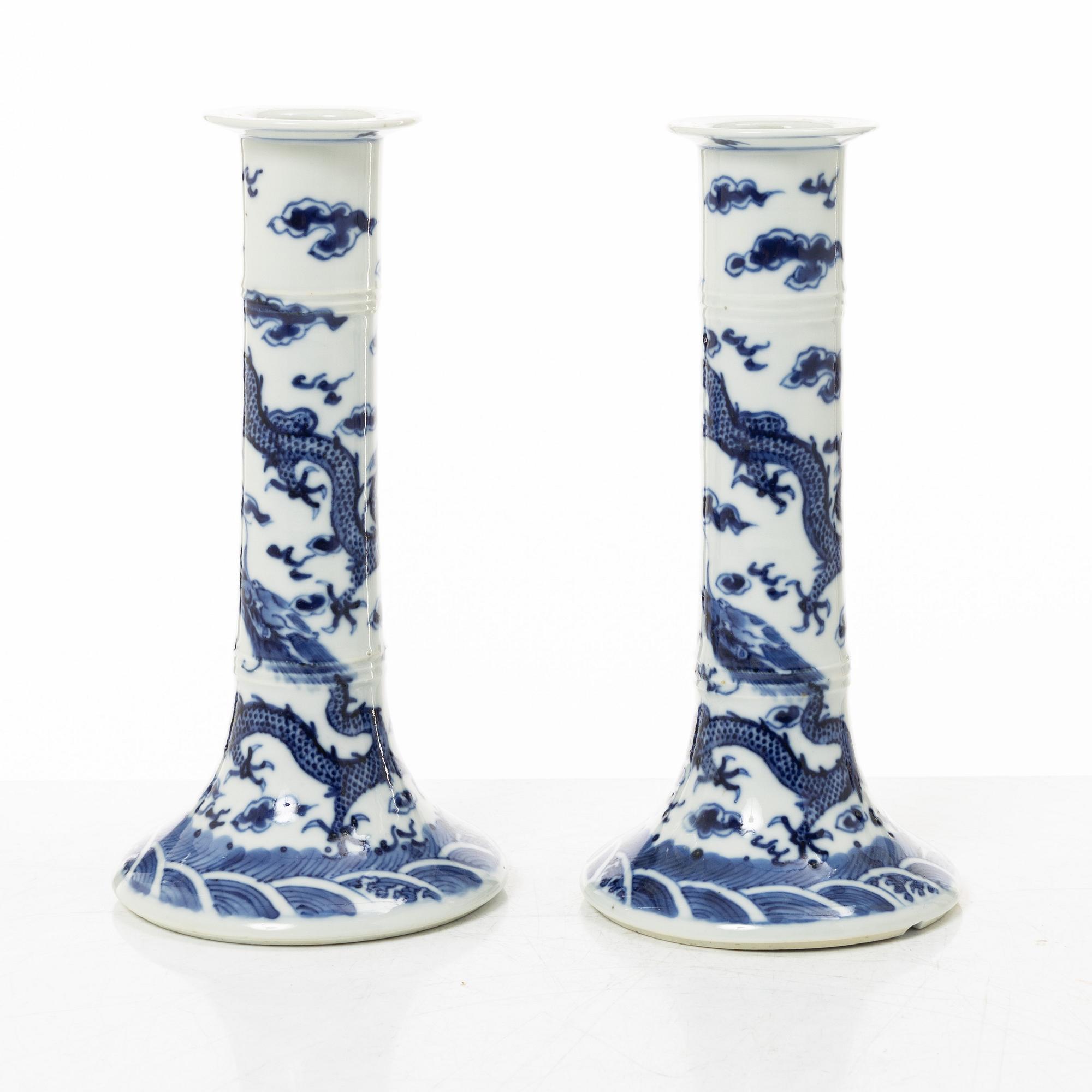 Ljusstakar, ett par, porslin, Kina, 1900-tal.