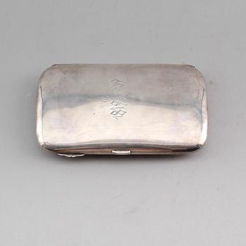 CIGARRETUI, silver, Birmingham 1904. Vikt ca 208 g.