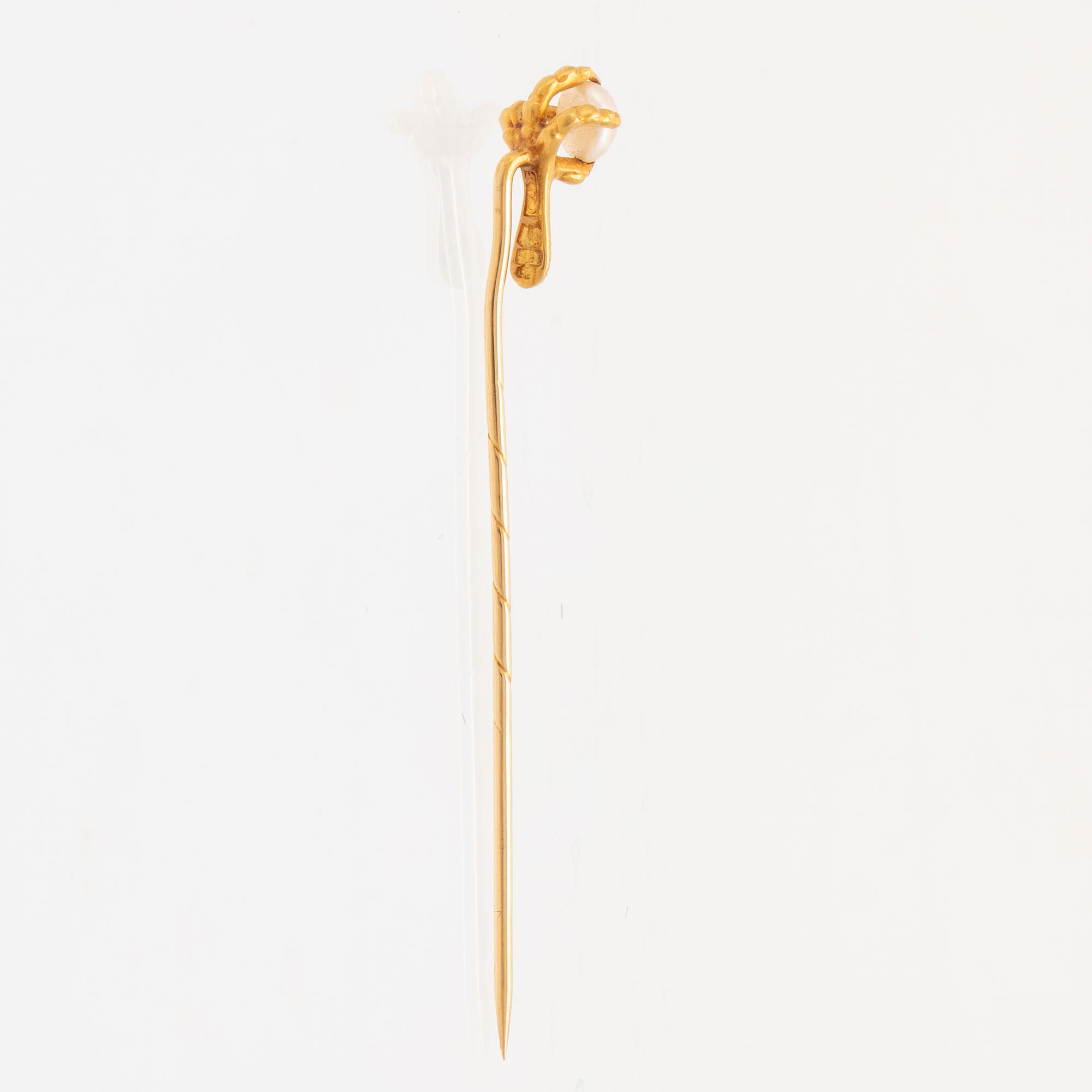 Tie pin 18K gold with cultured pearl by CA Björklund Stockholm 1913.