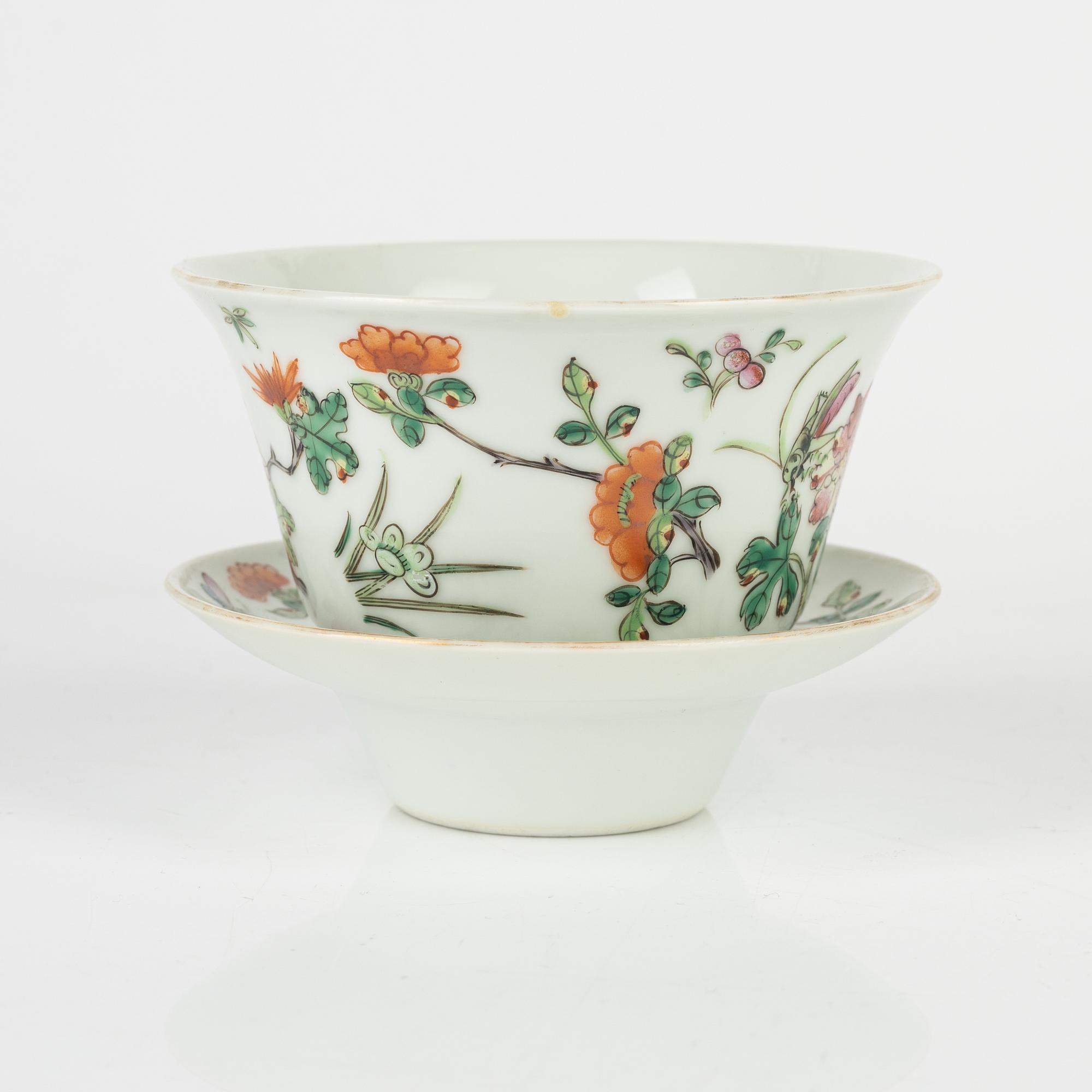 A porcelain cup with stand, late Qing dynasty, with Jiaqing mark.