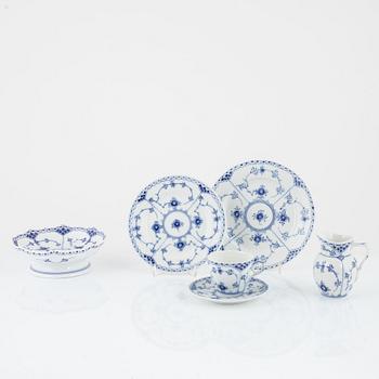 Kaffeservisdelar, 22 delar, "Musselmalet", Royal Copenhagen, Danmark.