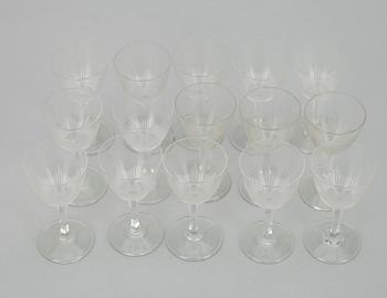 GLASSERVIS, ca 69 st, kristall,  "Marjatta", Iittala 1940-tal. samt COCKTAIL GLAS, 6 st, 1940-tal.