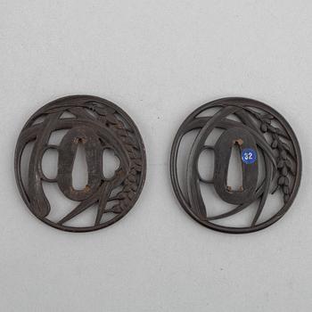 Tsuba, 2 pcs Japan, of which 1 mei Chosu ju Masasada, around the year 1800.