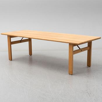 A1906s oak coffee table by Börge Mogensen, Fredericia Stolefabrik, Denmark.