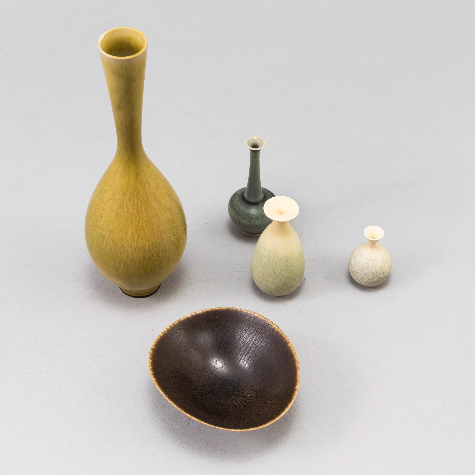 Berndt Friberg, Elsa Söderberg and John Andersson, 5 stoneware vessels.