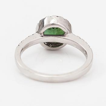 Sormus, 14K valkokultaa, turmaliina ja timantteja n. 0.40 ct yht. Benfin, Helsinki 2009.
