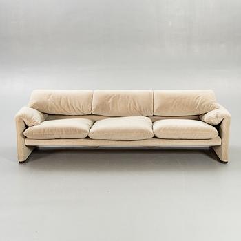 Vico Magistretti, sofa "Maralunga" for Cassina later part of the 20th century.