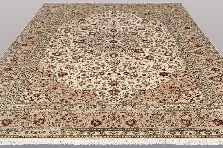 A CARPET, Keshan, ca 400 x 304 cm.
