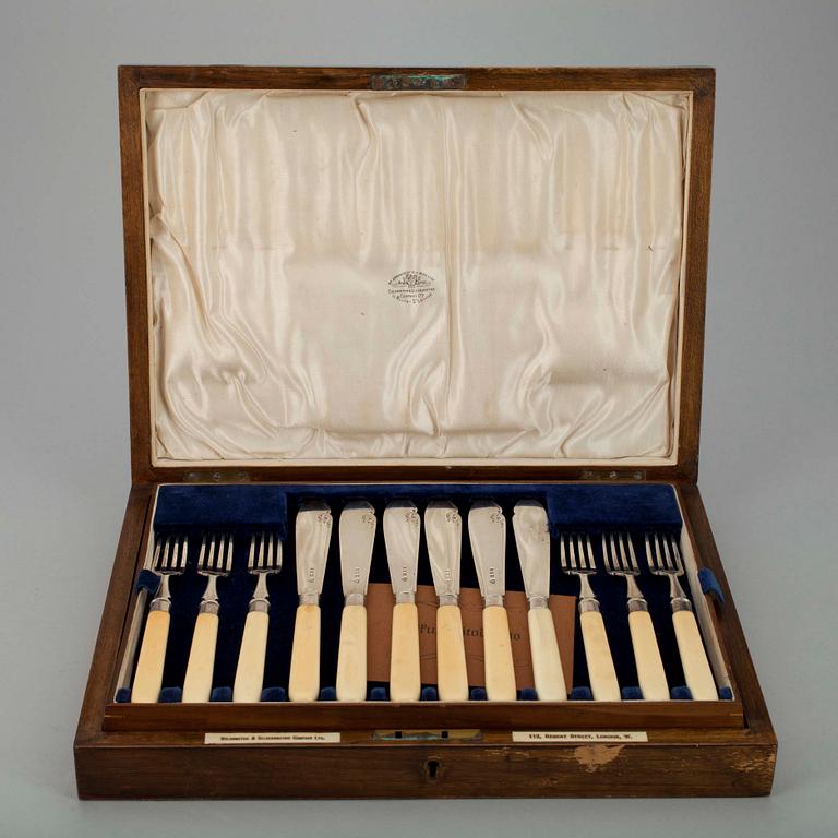 BESTICKUPPSÄTTNING, 24 delar, silver, Goldsmiths & Silversmiths Company, London, 1903. Tarkiainens stämplar.