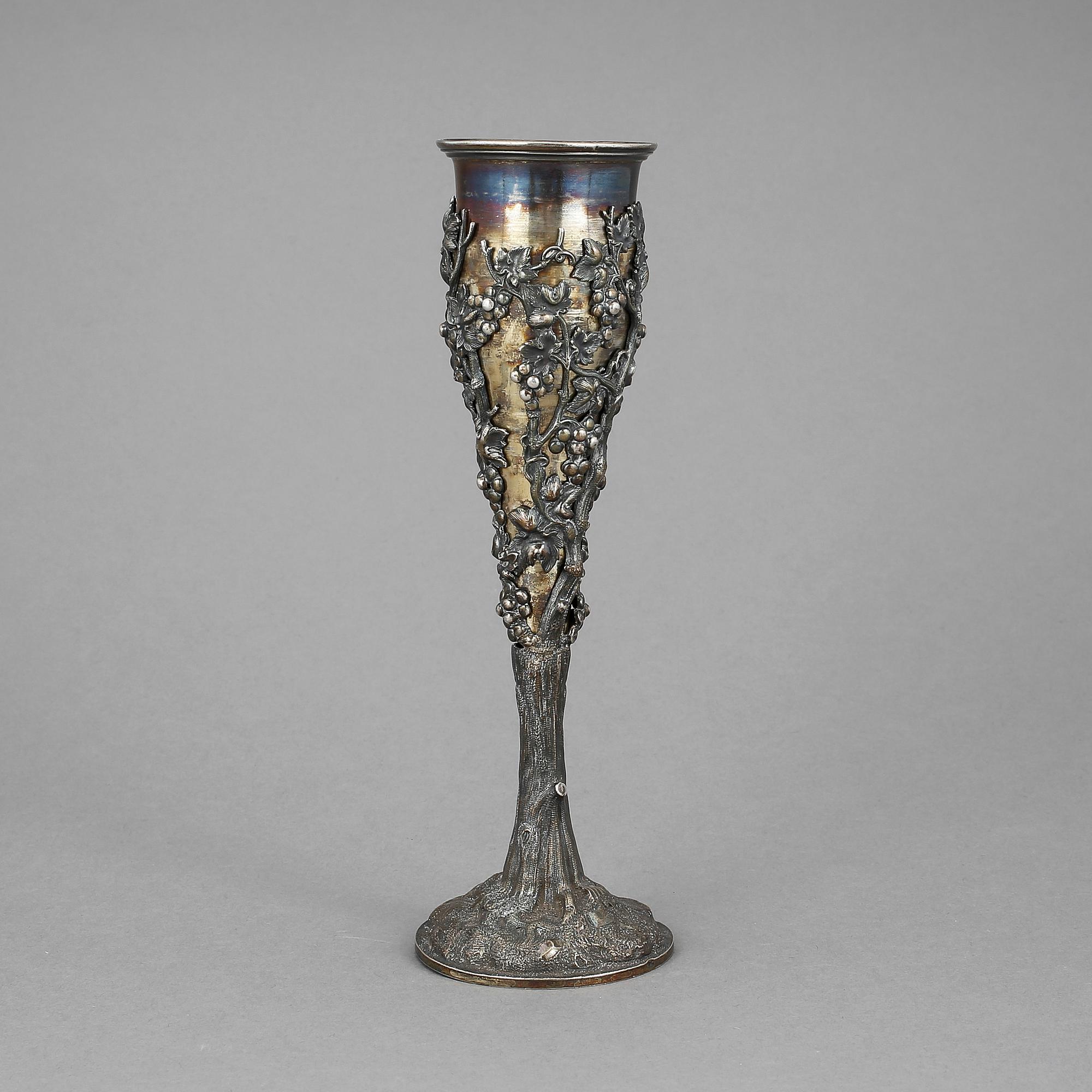 CHAMPAGNEFLÖJT, silver, Moskva, Ryssland, med otydlig mästarstämpel, 1889. Vikt ca 253 gram.