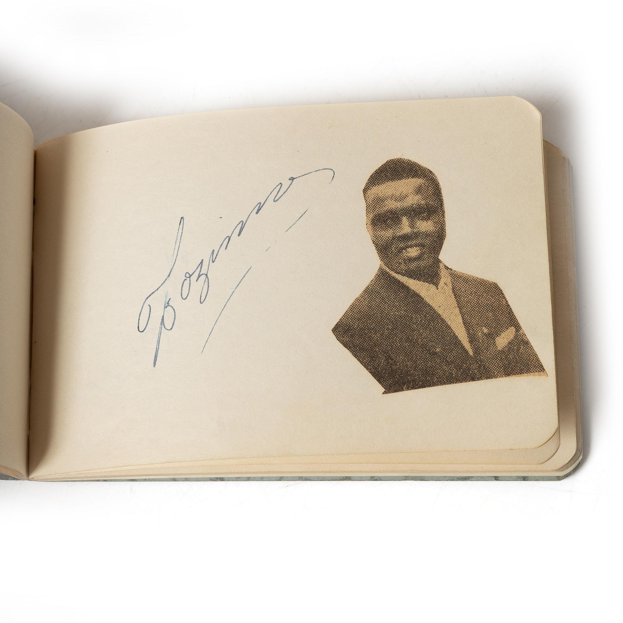 Autograph collection, Brazil’s national football team, 1958 World Cup, two notebooks.