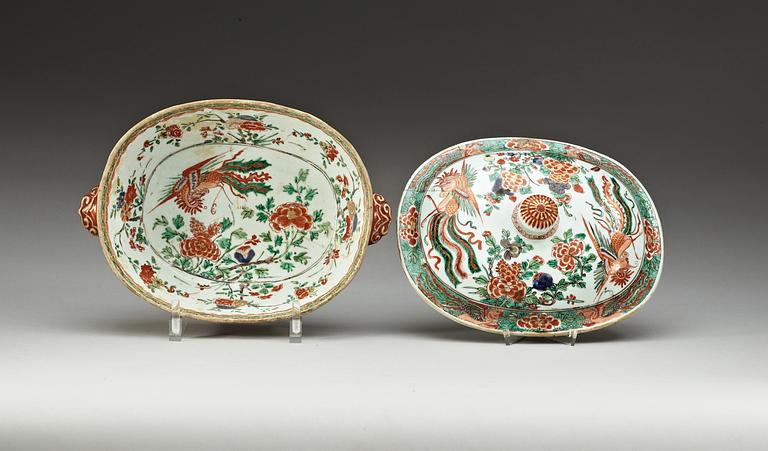 A pair of famille verte tureens with covers, Qing dynasty, Kangxi (1662-1722).