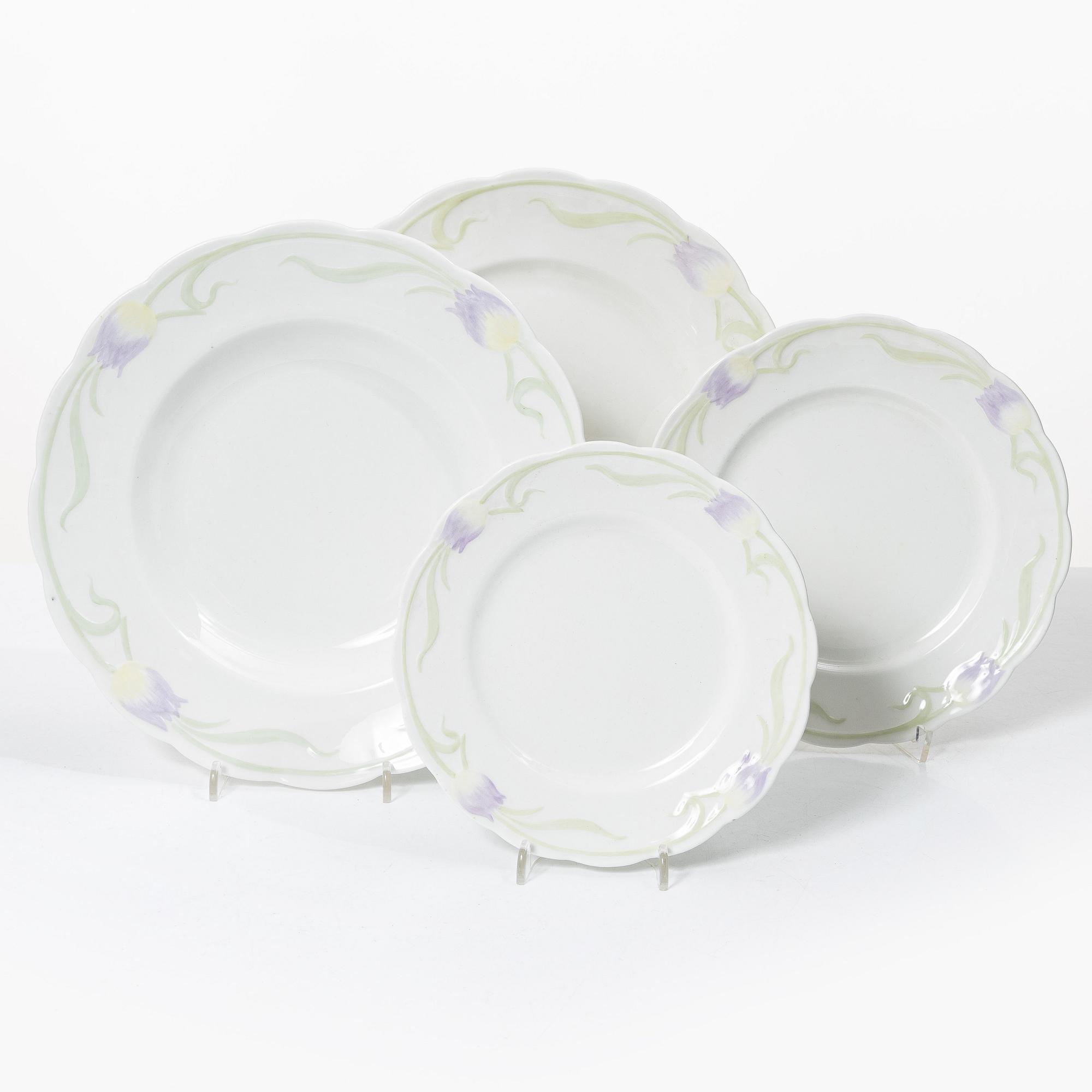 Alf Wallander, a 22-piece 'Tulpan' dinner service, Art Nouveau, Rörstrand, early 20th century.