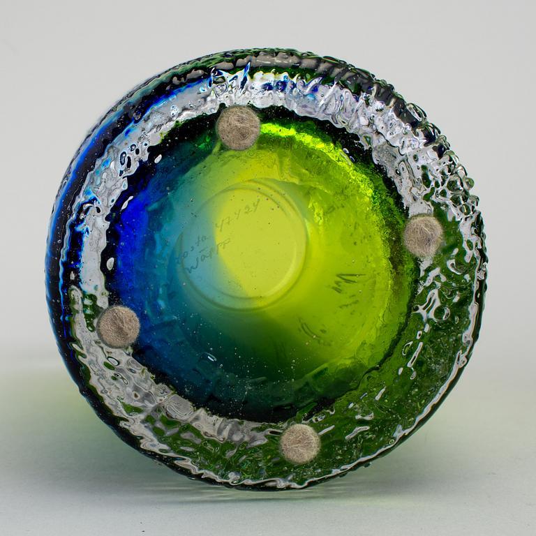 A glass vase and a bowl by Ann & Göran Wärff, Kosta 1970´s.