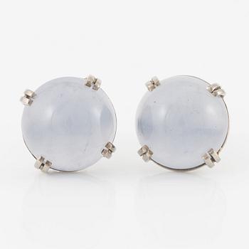 Earrings, a pair, 18K white gold with chalcedony.