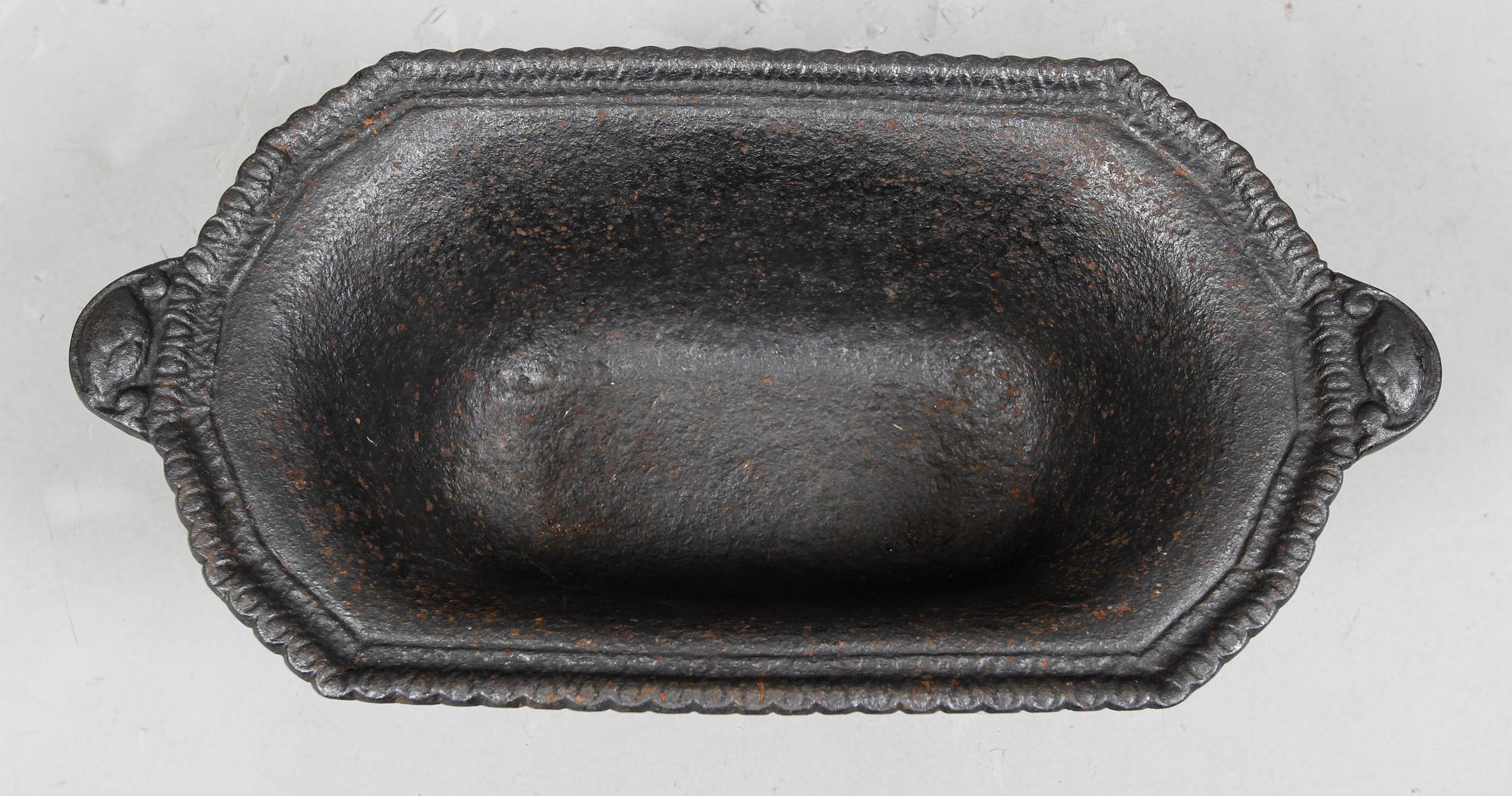 TRÄDGÅRDSURNA, gjutjärn, 1900-tal.