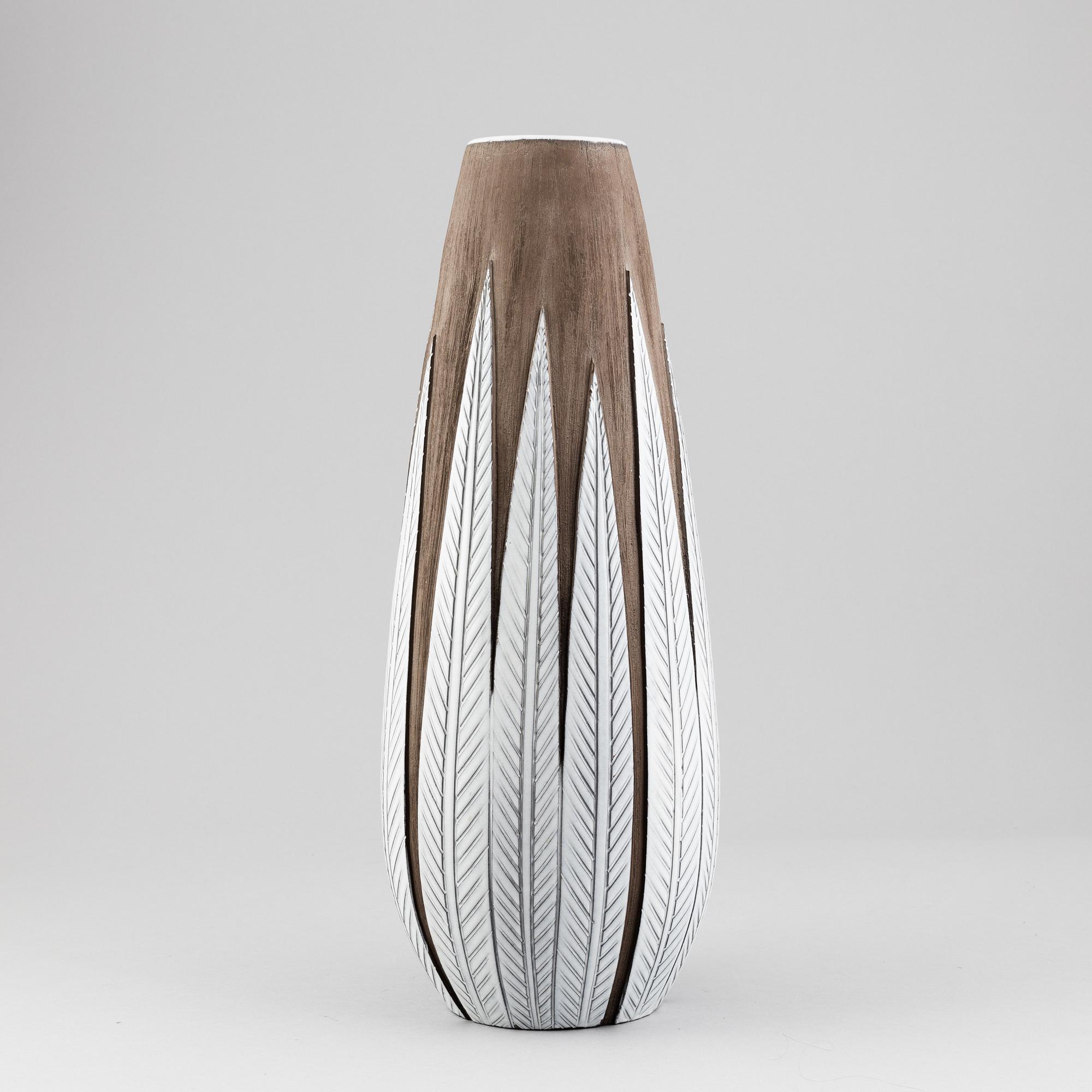 Anna-Lisa Thomson, an earthenware 'Paprika' vase, Upsala Ekeby.
