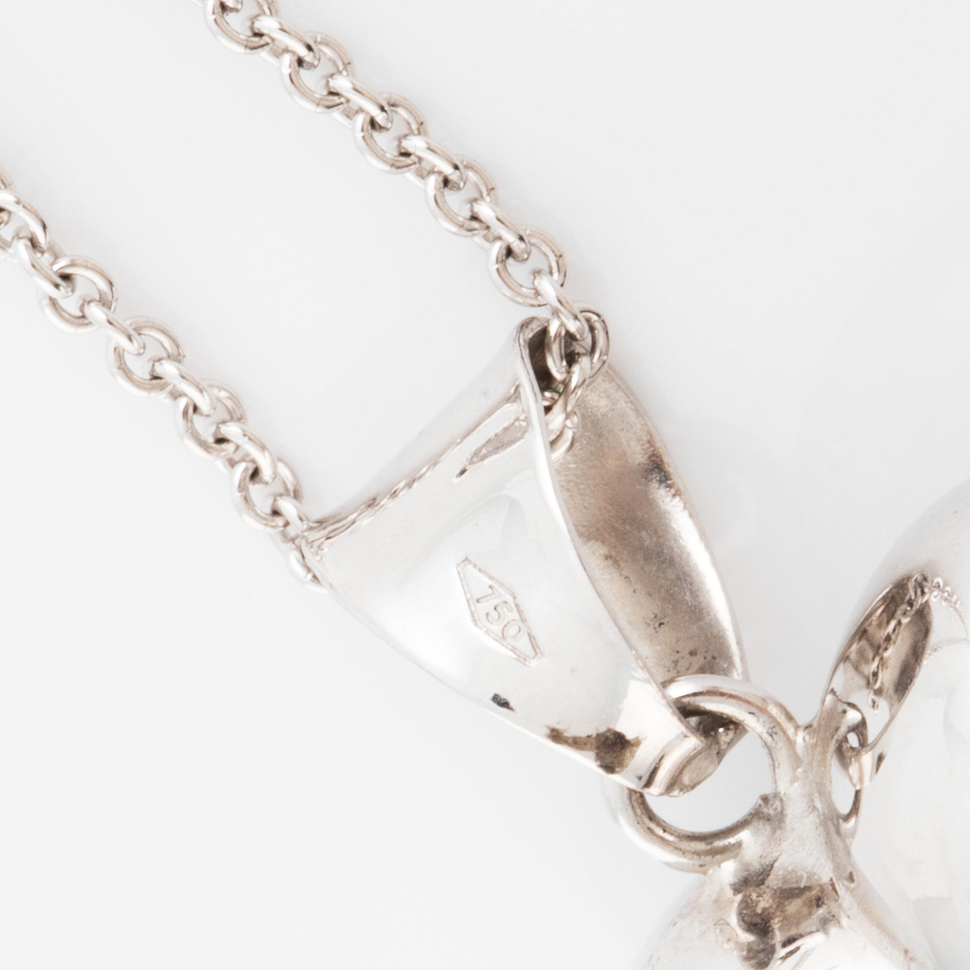 White gold heart necklace.