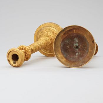 LJUSSTAKAR, ett par. Frankrike, 1800-talets början. Empire.